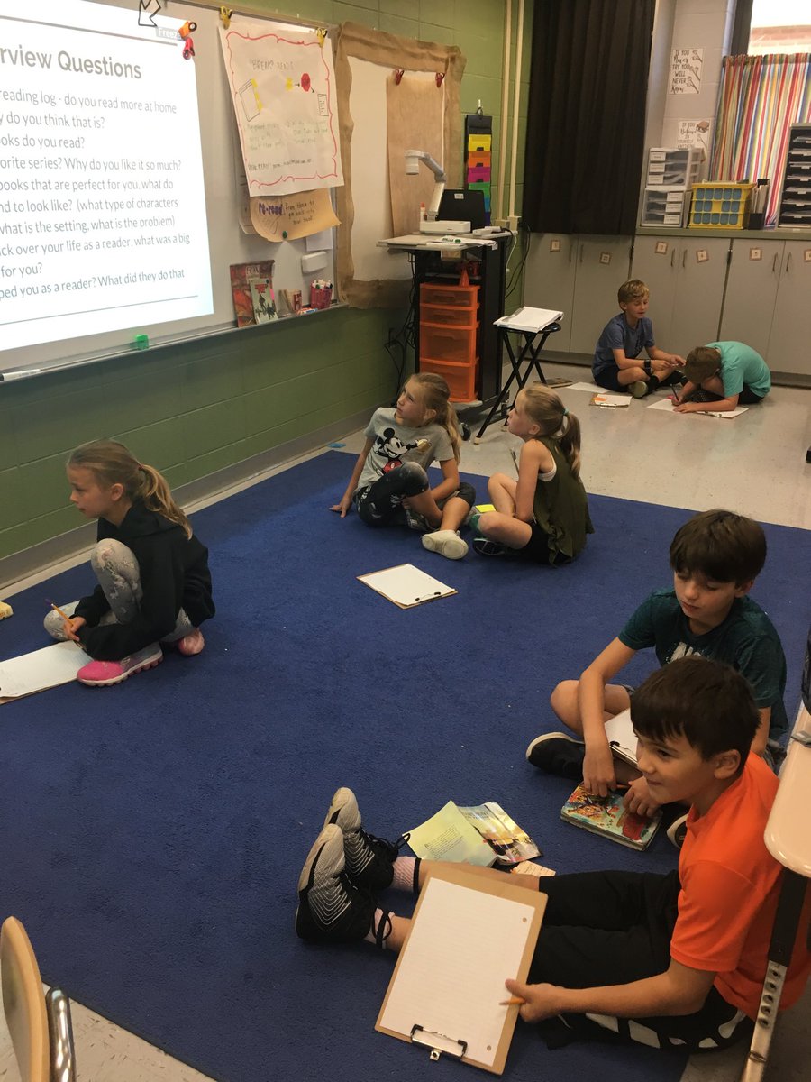 kelmac1029's tweet photo. 4th grade students in ⁦@JamyeWaites⁩ class work on interviewing their reading partners. In reading workshop, a partner must work as a team, build good habits, give reminders, and grow ideas together. #PaineLearns #Trussvillelearns #supportinglearningeveryday #tcrwp https://t.co/hwwlcYYtNc