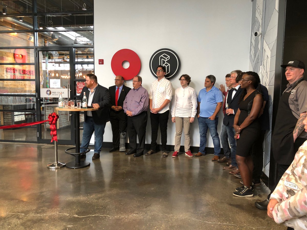 lyndachau's tweet image. Grand opening of Graffiti Market at ⁦@Catalyst137kw⁩ #smarttables