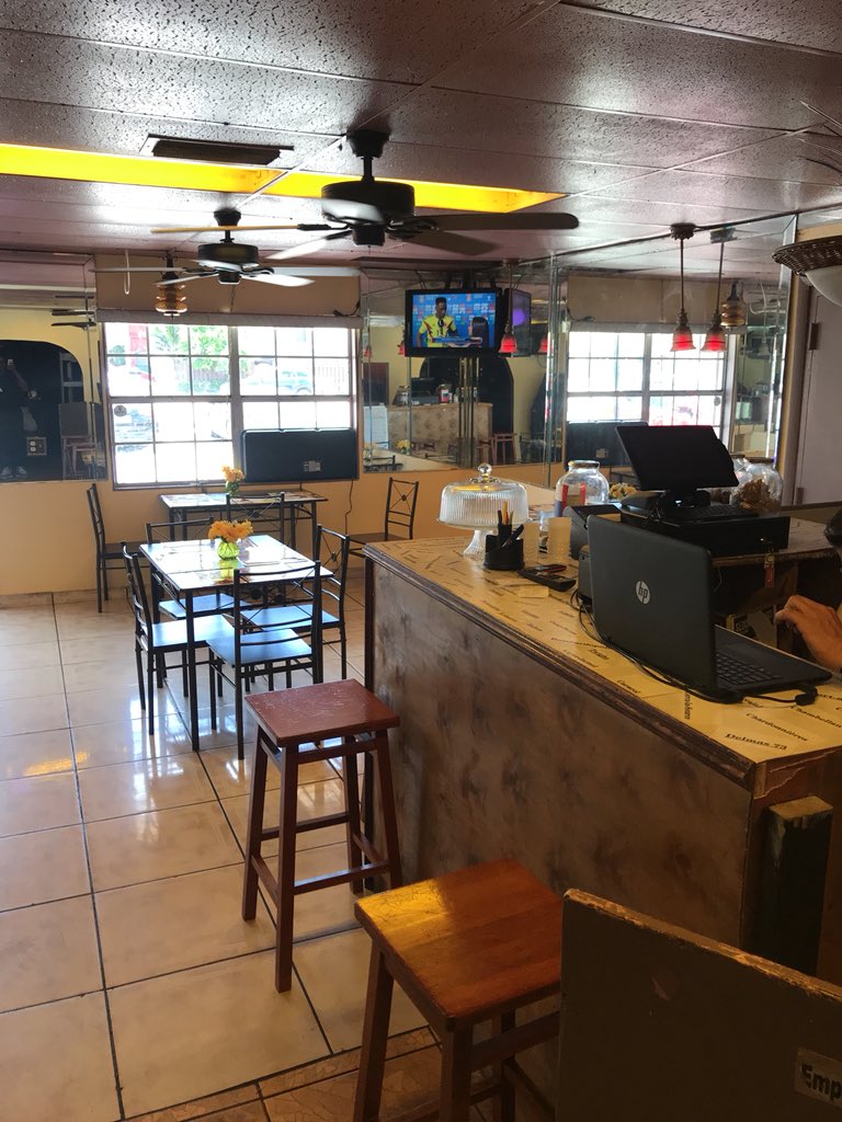 ZoePappi7's tweet photo. We are now open !!! #FriendlyRestaurant slide thru ! https://t.co/houf4IxDWF