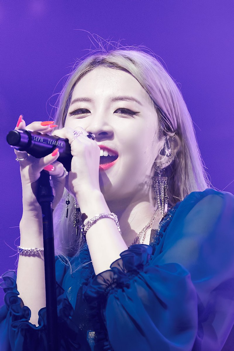 seph_tember's tweet photo. 180819 WILD KARD IN SEOUL
같은 사람 맞는걸까요...😭😭😭😭 
#KARD #JEONJIWOO #카드 #전지우
@KARD_Official https://t.co/8pl9DSU2GN