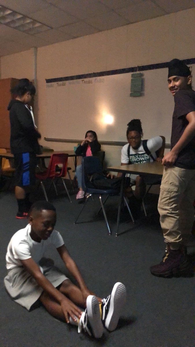KleinIntKISD's tweet image. #HumanKnot and #HumanMachine with @KFosterKI and her 7th graders #Science #MomentsInKlein