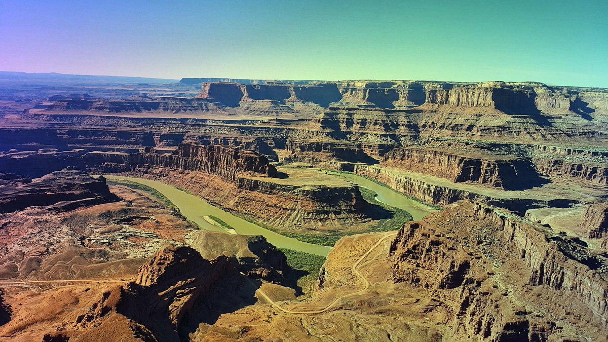 randomroger's tweet image. We should all try to #dosomethingcreative everyday, my thing is photography this one is from Dead Horse Point State Park looking out to #canyonlands #nationalpark near Moab, UT