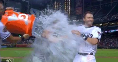 Dbacks Sideline Reporter Kate Longworth Gets Soaked