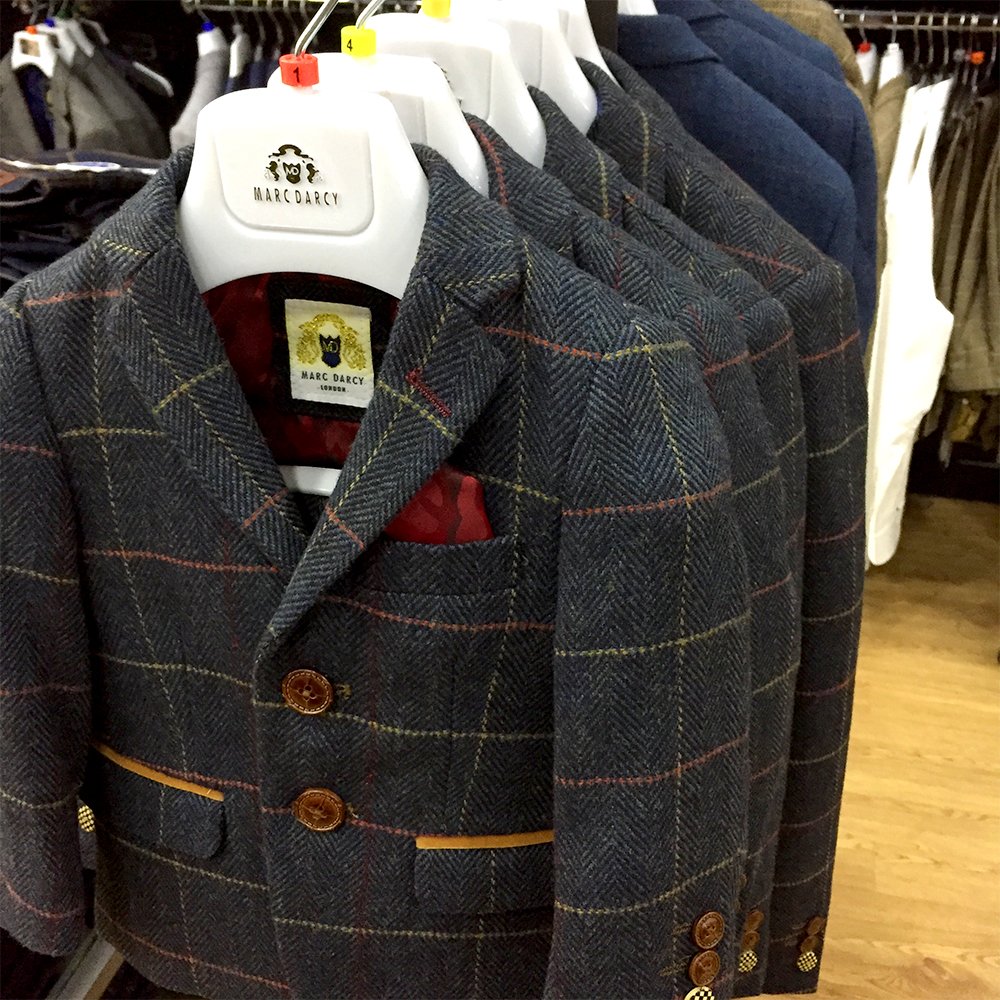 Vaultmenswear's tweet photo. We have matching kids @marcdarcysuits available in-store. Ages 1-14 available in the Dion, Eton and Ted suits. https://t.co/6rIwTSKdaU
#marcdarcy #marcdarcysuit #kidssuit #childrenssuits #matchingsuits #dadson #kidsweddingsuit #kidsoutfit https://t.co/ZT5YkxSNLB