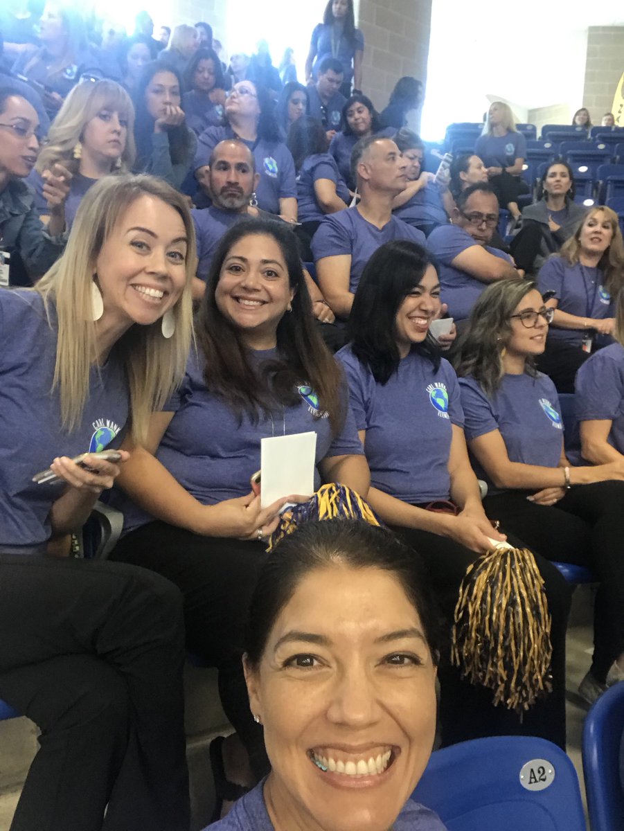 clizcano2016's tweet photo. Best staff on the PLANET!!!#convoselfie @clizcano2016 @NISDWanke https://t.co/BBuFNeUL2z