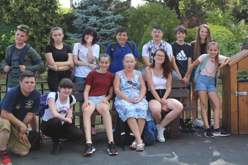 Young Carers Update burgesshillyouth.org/2018/08/22/you…