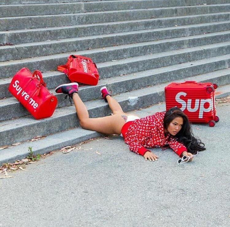 barnadi's tweet photo. Aku kepleset dalam keadaan hypebeast https://t.co/TO3QoqAxas