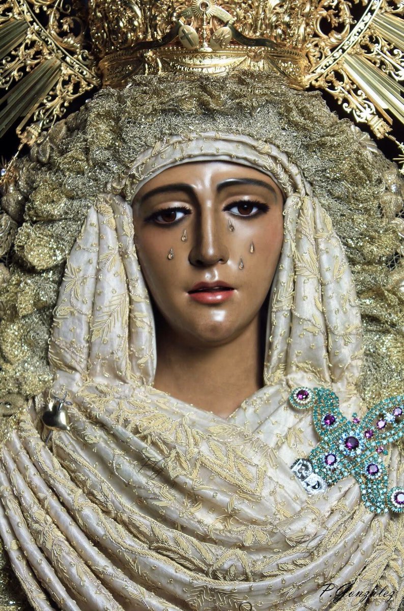 Hoy, celebramos la Realiza de la Santísima Virgen María

¡Viva la Reina del cielo y de la tierra!
¡Viva la Reina de Triana y Sevilla!

73 días para la Salida Extraordinaria! 

#AñoJubilarDeLaEsperanza #JubileodelaEsperanza #EsperanzadeTriana #ReinadelCielo