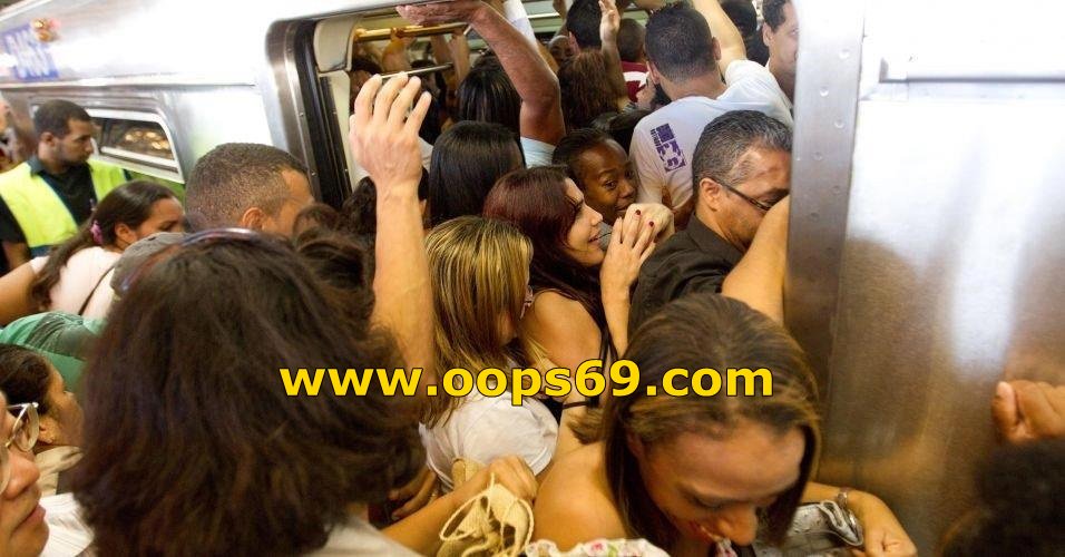 #Groping #gropingvideos #encoxada #chikan #oops69 #train_grope. 