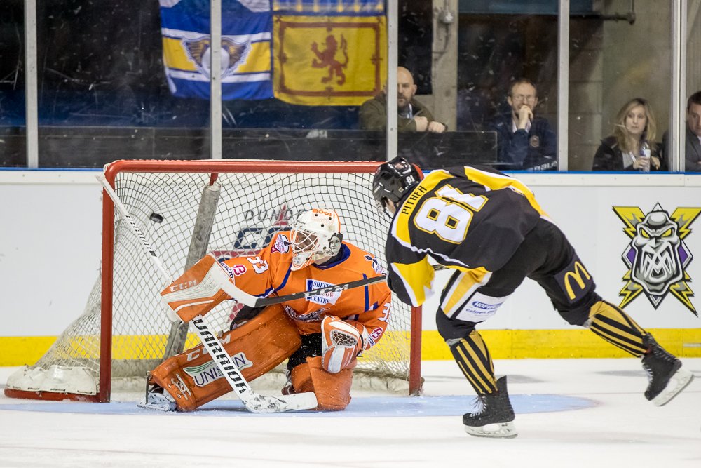 NOTTINGHAM PANTHERS | Whose free on Saturday, September 1 to watch <a href="/PanthersIHC/">Nottingham Panthers</a> v <a href="/steelershockey/">TriggerHub Sheffield Steelers</a> at the <a href="/nottinghamarena/">Motorpoint Arena Nottingham</a>? Motorpoint has two pairs of tickets to giveaway for the upcoming #ChallengeCup clash. Simply RT for a chance to WIN! #goodluck #inittowinit