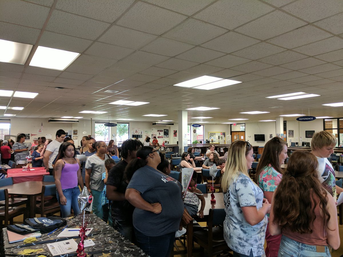 kimberleyt7727's tweet photo. MHS open house!
#panthers #therearetwotypesofpeople
#mhs
@JoyTomsMHS @RyanDMoody1 https://t.co/y2X6kAM5nx