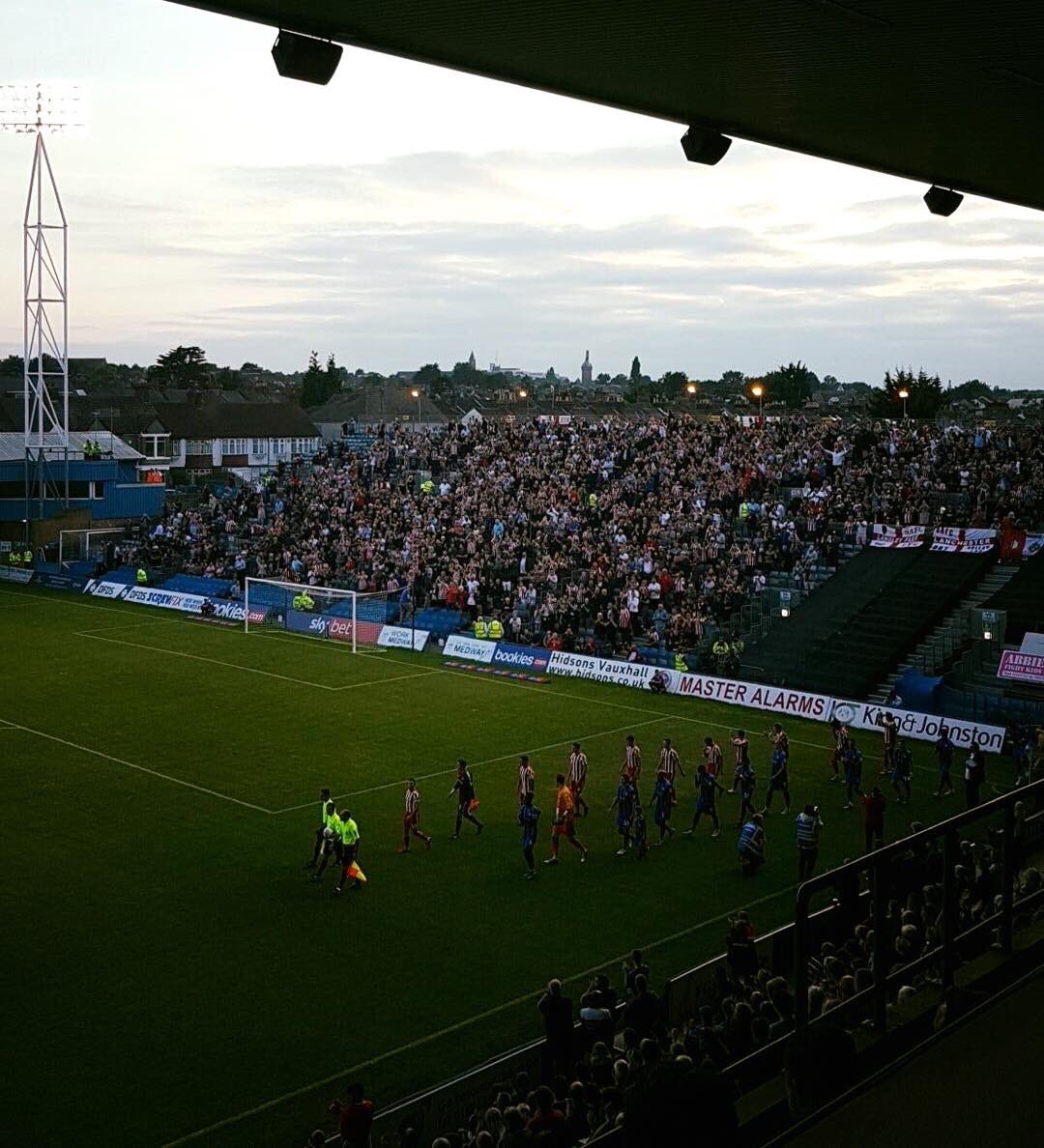 EnglishStands's tweet photo. 2,200 Sunderland fans at Gillingham tonight. Support that any club would want #Sunderland #SAFC https://t.co/UfEq6GEr6P