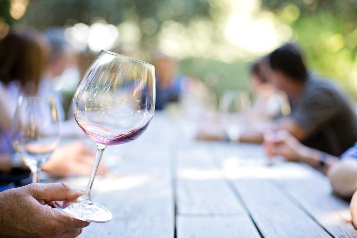 #DIDYOUKNOW that wine can sometimes be unsafe for people with #foodallergies? Yup, check out our FB post about ways it can show up…

facebook.com/dineaware/phot…

#egg #milk #shellfish #fish #gluten #wheat #sulphites #celiac #wine #anaphylaxis #sommelier #bartender #bar #hospitality