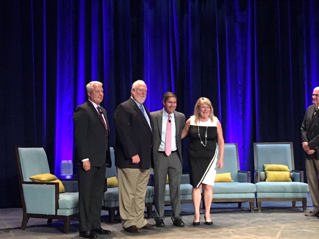 InternovaHQ's tweet photo. ASTA honors @TravelLeaders as a 50 Year Member; Roger E. Block, CTC, President of Travel Leaders Network, accepts the award on behalf of the company. #ASTAAGC @ASTAAgents https://t.co/czz1f3VDjI