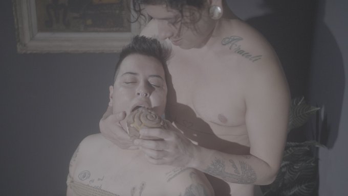 Concha con Café is the breakfast of bondage. Screenstill from yesterday’s shoot with @elprimoinocentemusic