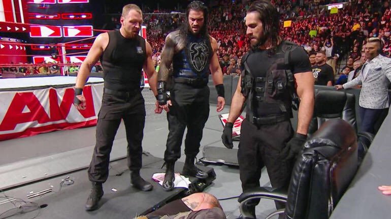 olga_104's tweet photo. The best night of raw for me was well this pic explain all. #TheShieldisBack #HOUNDSOFJUSTICE ❤u https://t.co/T2n4G0GsnD