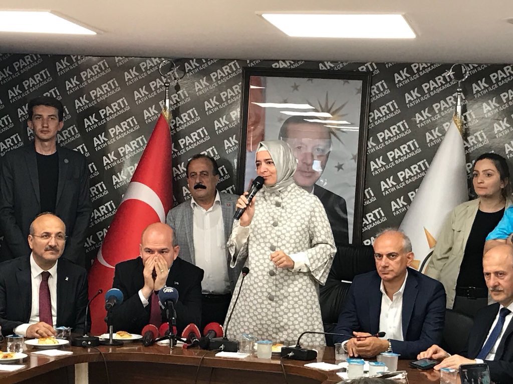 akpartifatih's tweet photo. Genel Başkan Yrd. Syn @drbetulsayan İçişleri Bakanımız Sn @suleymansoylu TBMM Dışişleri Komisyon Bşk.  @volkan_bozkir Milletvekilimiz Syn @hasanturantr Fatih Belediye Bşk. Syn @HSuver İl Sorumlumuz Syn @ZeynelOkul ve teşkilatımızın katılımlarıyla bayramlaşma programındayız. https://t.co/5WTirjhxPT