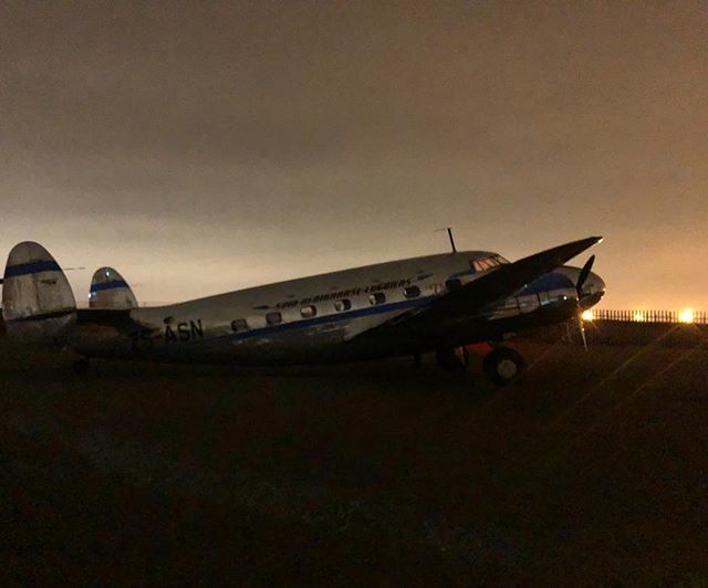 Taken at 6am #naturallight #cloudy #aviation #explorewithcanon #exploreza #iphonex