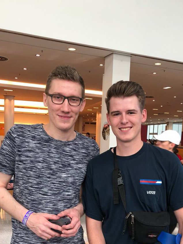 Kuss geht raus :)  <a href="/RazZzero0oLoL/">!!! NOT RazZzero0o !!!</a>