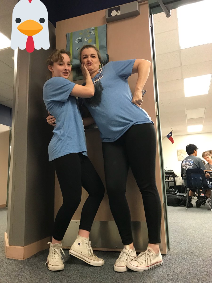 Wolfram1215's tweet photo. Twin day with my mini me! #LISDBeKind https://t.co/WLvIxnLYH8