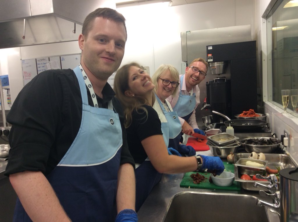 Paul’s last Advantage getting ready to cook#superteams <a href="/ChantelleOC/">Chantelle Stockwin</a> @NovartisFood <a href="/DarrenNixon6/">Darren Nixon</a> <a href="/Hegley/">Paul Hegley</a> <a href="/Simonprice8/">Simon price</a> <a href="/PetraBliss/">Petra bliss</a> <a href="/davidcullen1963/">David Cullen</a> <a href="/sarahmorton123/">SaráhX</a>