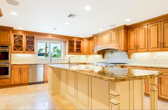 PriscillaMiaRE's tweet image. #WaterfrontWednesday Completely remodeled 5 bedroom, 5 bath waterfront home in the desirable Coral Ridge Neighborhood in #FortLauderdale. Deep water ocean access and the Bayview school district are the cherries on top! Call 305-343-3191 #lookingtomove 
priscillamiamirealestate.com/property-detai…