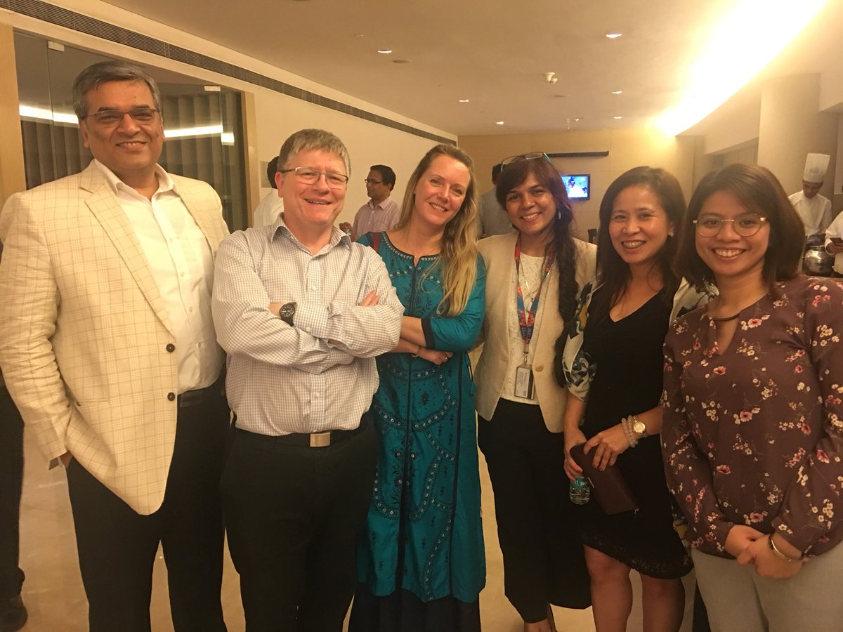 trinitynavarra's tweet photo. a night of meeting new friends and expanding network 😊👍 @APBeeSchool #APBeeBuzz https://t.co/RA6qhqn1ts