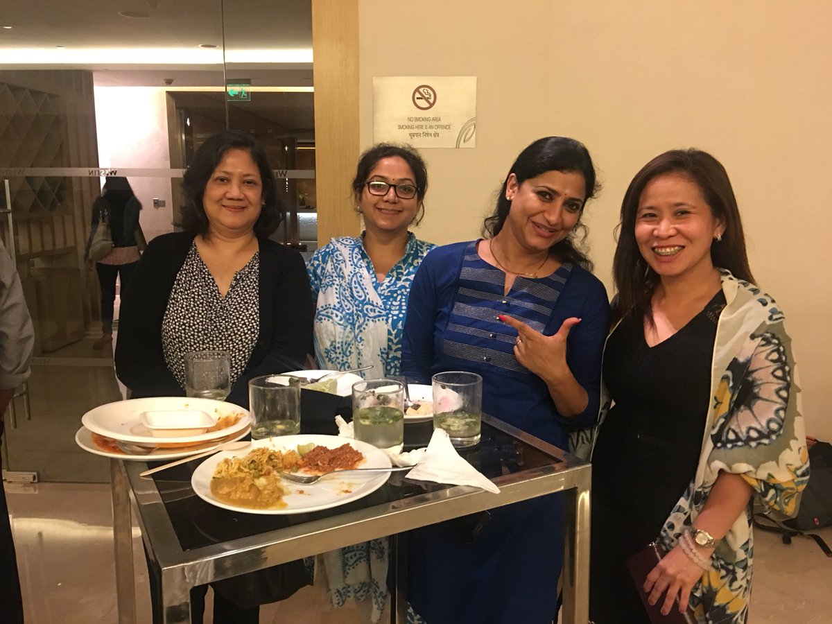trinitynavarra's tweet photo. a night of meeting new friends and expanding network 😊👍 @APBeeSchool #APBeeBuzz https://t.co/RA6qhqn1ts