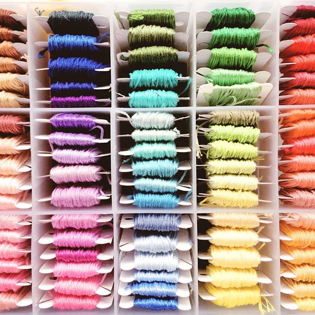 SammyCStudio's tweet photo. 🌈Please tell me I am not the only one who stores everything in rainbow order! 🌈  #colorful #colour #roygbiv #rainbow #threads #rainbowthread #embroiderythread 
#crafts #habby #sewing #buttons #sewingboxessentials  #sewists #sewcrafty #needleandthread… https://t.co/RqeSxK2gPY https://t.co/hYpefepaws