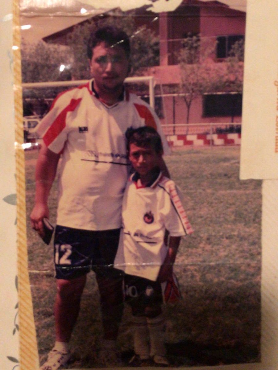 chorrii's tweet photo. Así comenzaba todo ❤️😍 Gracias padre y madre por tanto !! #yameroregreso⚽️ #10 https://t.co/j44NppZD1F