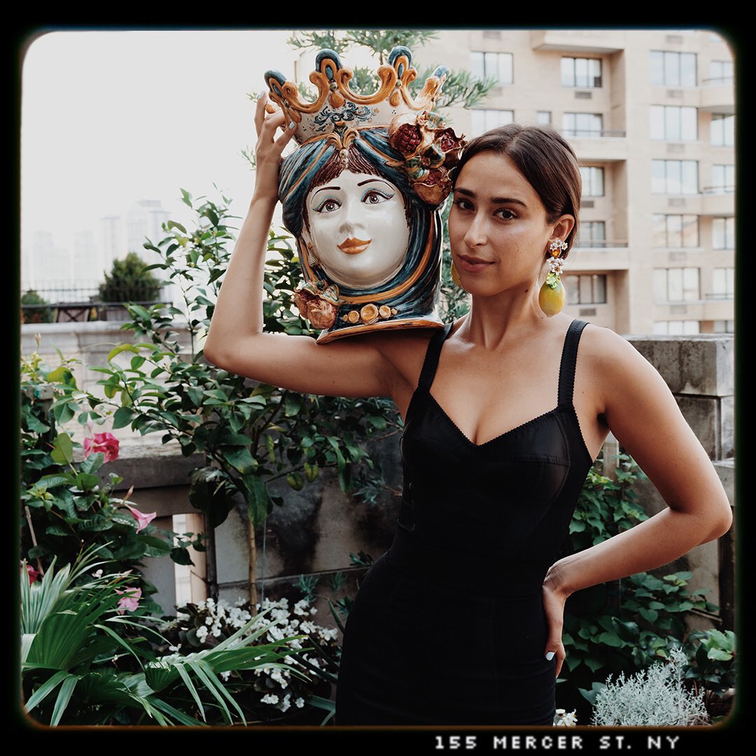 dolcegabbana's tweet photo. Chloe Wise is in New York for the exclusive Drink and Draw event in our Mercer Street boutique. Stay tuned to discover more about this intimate session.
#DGMercerSt #DGLovesNewYork #DGMillennials @chloewise_ https://t.co/MBZzX7jrep