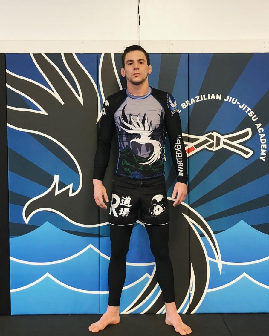 BJJLegends's tweet photo. Chris Ulbricht of Garden State BJJ tell you how you can still train* (and teach) when you're sidelined due to injuries. -via BJJ Legends magazine https://t.co/aFldhFwLeV https://t.co/pJTjxdl98S