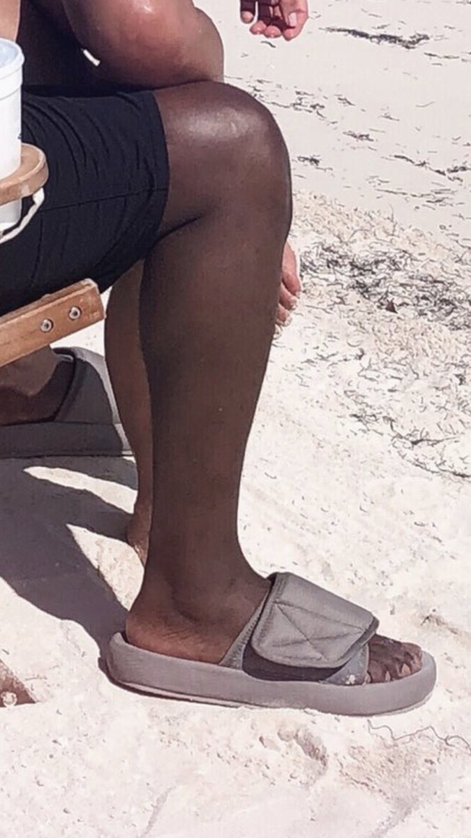 ffuckerymag's tweet photo. ATTENTION EVERYONE: The slides fit. https://t.co/yjgiQskZzy