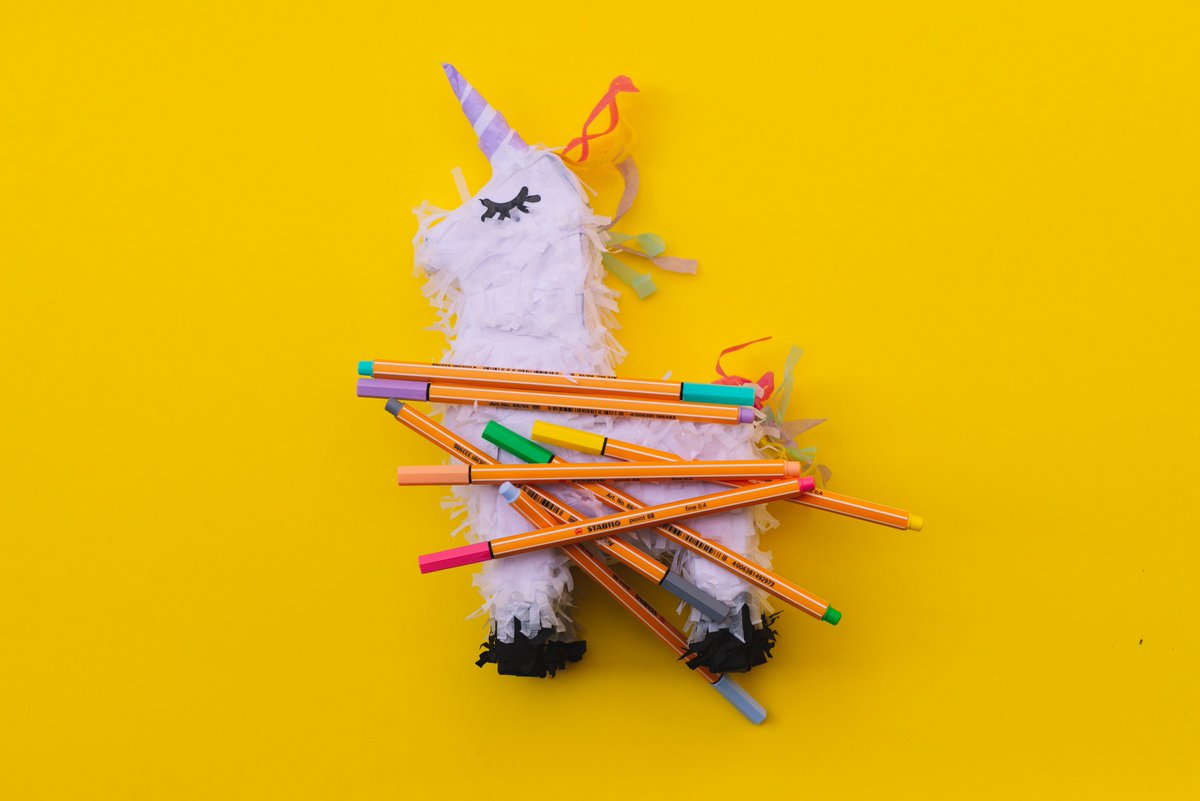 wellinkedbox's tweet image. It's product reveal week!  #stabilo #drawitout #subscriptionbox 
With over 6 billion units sold the point 88 is Europe’s best selling fineliner. The 0.4 mm line width offers control and precision and the metal enclosed top provides strength and durability.