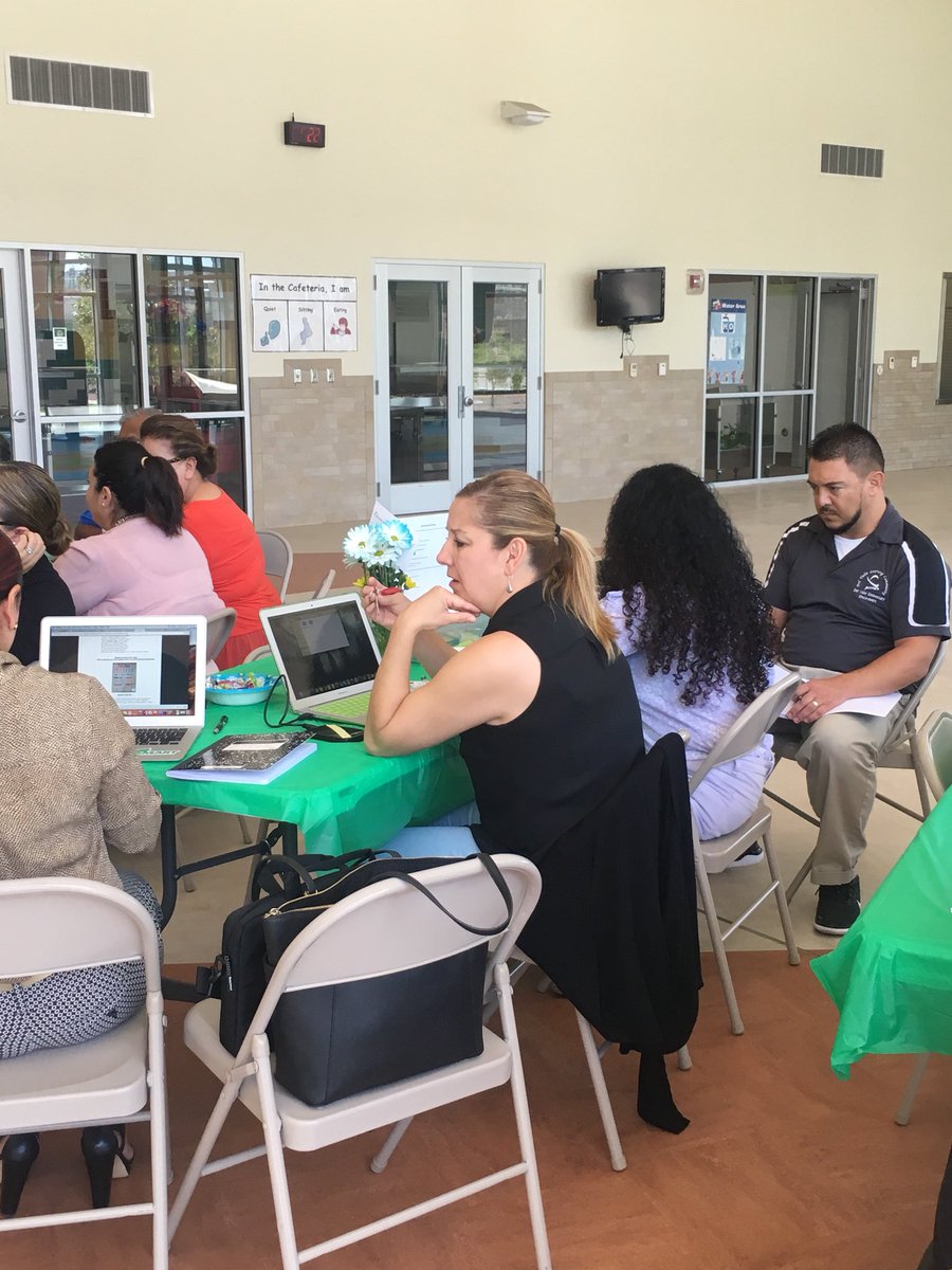 BrendaChR1's tweet photo. Ms. Perez talking to her staff about the importance of growth and accountability @DelValleES_YISD . #diggingintodata #THEDISTRICT #noonegoesbackwards https://t.co/fHAb4vxdz1