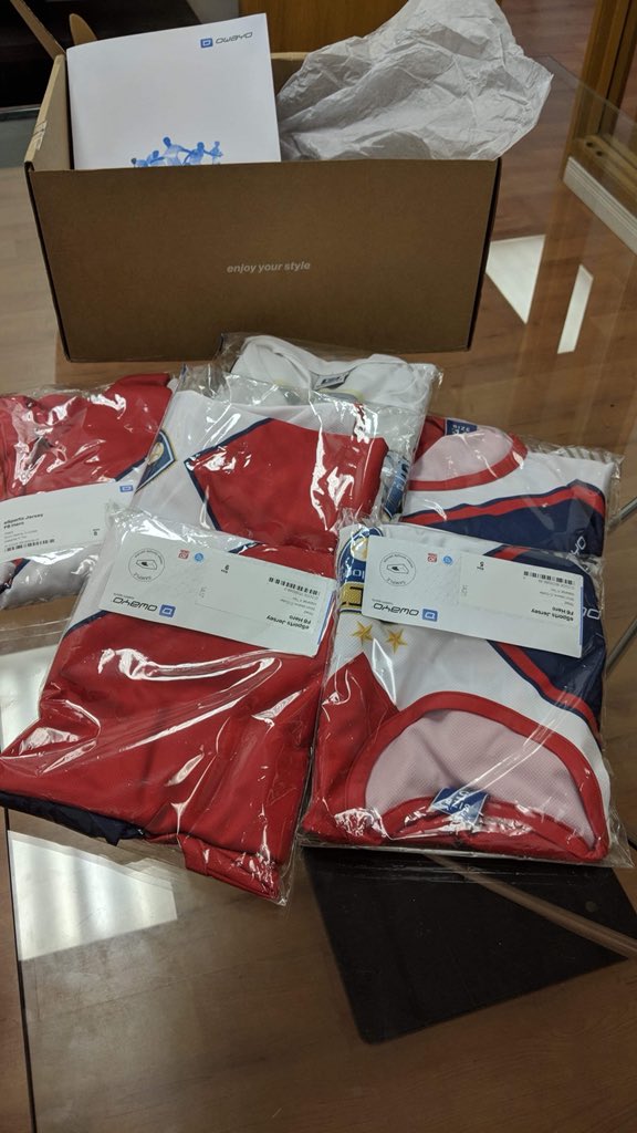 JamNationLeague's tweet photo. Lors de la soirée de repêchage de demain, vous pourrez tester les chandails pour confirmer votre grandeur. 

La commande finale sera passée vendredi alors ne manquez pas l’occasion de les essayer!

À demain!! https://t.co/ow9oqPVS0D