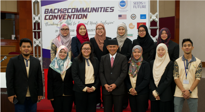 YSEALISeeds's tweet photo. Team BRAVE won a small grant in Back2Communities' pitching competition 🙌
They'll create 📽️about people with different abilities for @YSEALI Younified Day
#PofM #YSEALISeeds https://t.co/403qjhOv4G