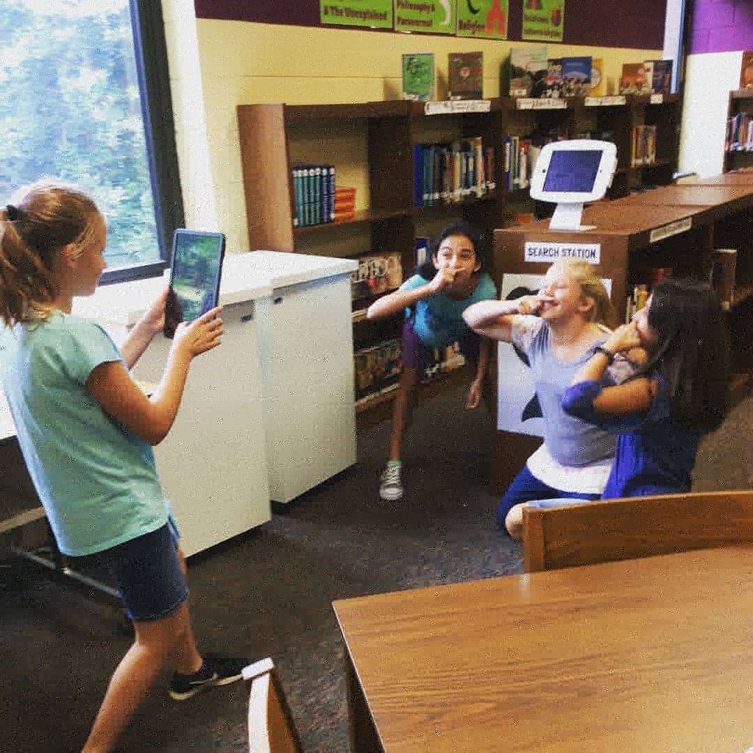 MrsPatakyReads's tweet photo. 6th graders are GooseChasing around the library this week, finding all the important things they need to know about how our library works! @goosechaseapp #wrenmiddlerocks #6thgrade #backtoschool #teachSC #scaslLeg #asd1 https://t.co/oyaRmXEWrR