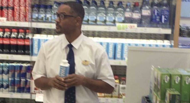 NigelWrite's tweet photo. Protect Your Brand At ALL Times!  #WriteSignature7 

Brand Story | Lead Generation | Online Reputation Management

#DoItWriteWednesday #WriteORM #ContentPoetry
https://t.co/nc1IQf5wOQ

RT @merculeez: Will Smith working at Boots .. best thing I've ever seen https://t.co/TlhNzQtjOX https://t.co/JxekkLfaTg