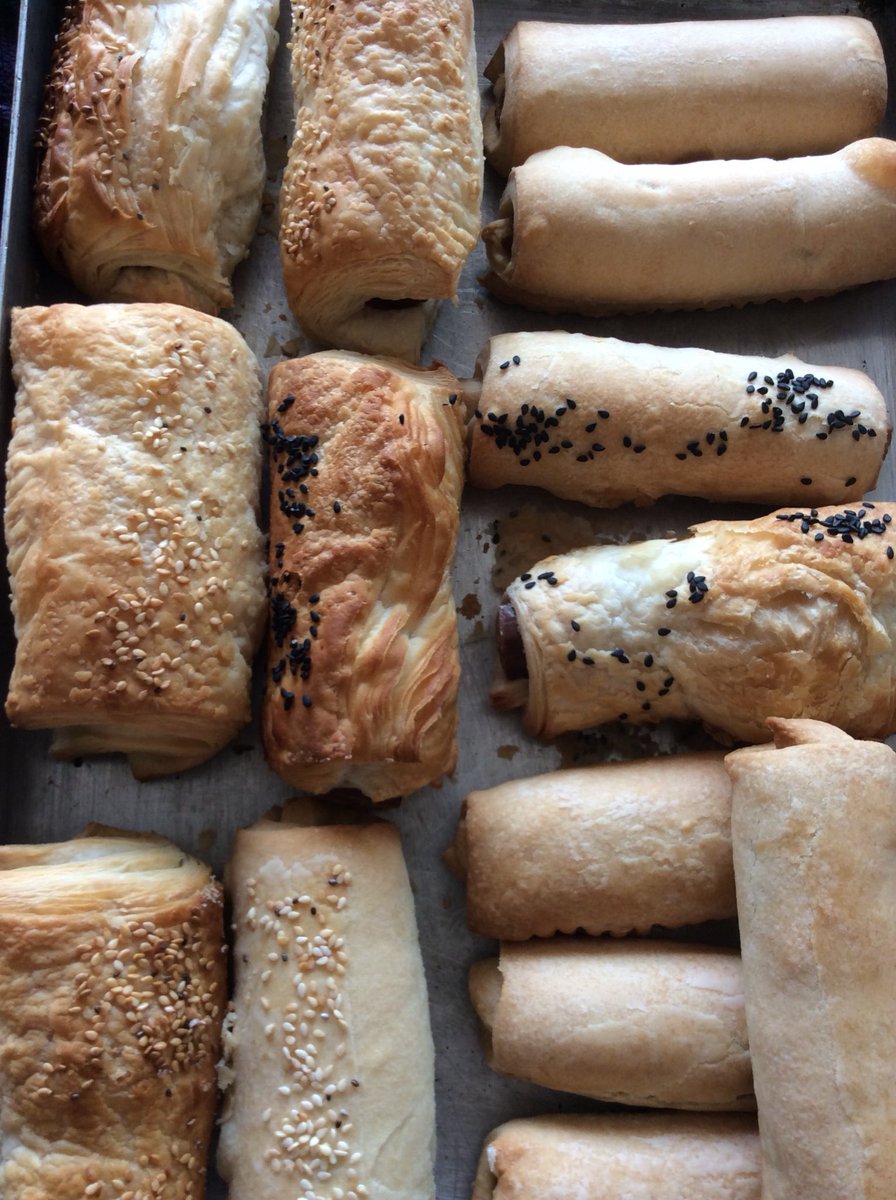 barbarasKdorset's tweet photo. Busy day #coastal cheddar and #blue Vinny #Homity pies and vegan sausage rolls for @TheMelplashShow tomorrow. Find us in the food marquee https://t.co/U6xwSCzkGB