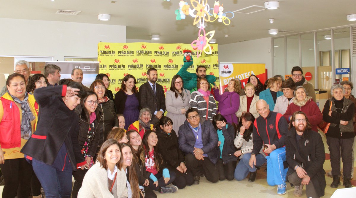 UAI_Bibliotecas's tweet photo. En el marco de vinculación con el medio, hoy inauguramos en la #biblioteca municipal de San Luis @penalolen, la exposición Escritores en Bicicleta. Asistieron vecinos del sector, #FEUAI, @AsuntEstUAIstgo y contó con la charla de la académica Mª Paz Oliver @ArtesLiberalUAI https://t.co/fldACtMdh6