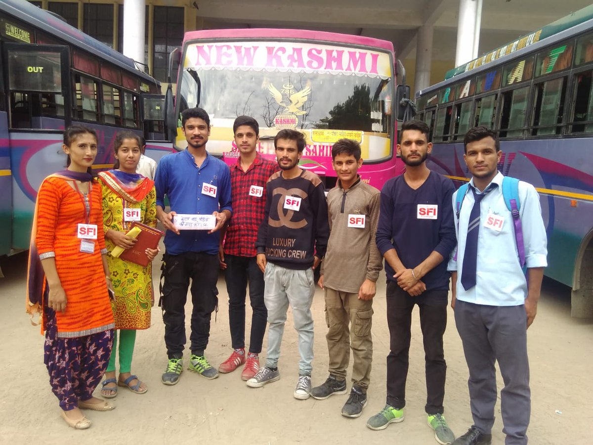 Manishsingha6's tweet photo. #Stand_with_Kerala
Fund campaign for the Kerala disaster relief by SFI Nahan in bustand and main bazar Nahan 
#Stand_for_Humanity....
@himachalSFI https://t.co/rRWWaZeauo