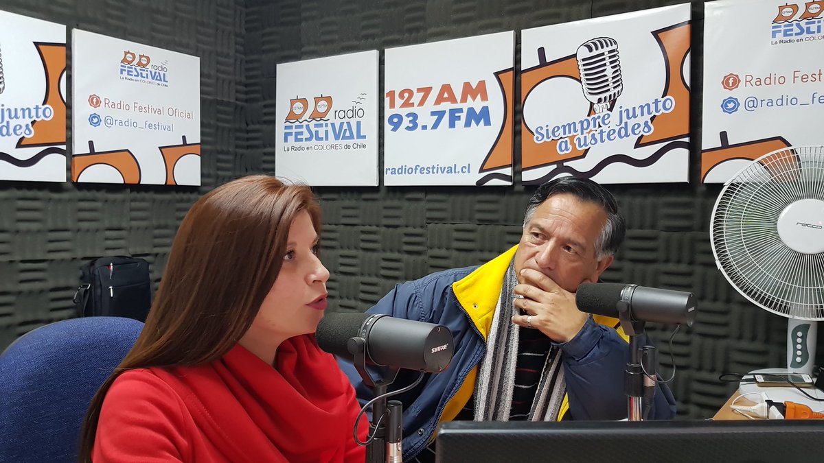 minvuvalparaiso's tweet photo. #Prensa : Seremi @Evelyn_Mansilla en #Sobremesa de @radio_festival dando a conocer el #NuevoSubsidioParaLaClaseMedia anunciado por el Presidente @sebastianpinera “Nuestra Clase Media no está sola, la apoyamos como @Minvu liderado por el Ministro @cmonckeberg” #ElMinvuUneLaCiudad https://t.co/MeKeAnGAP4
