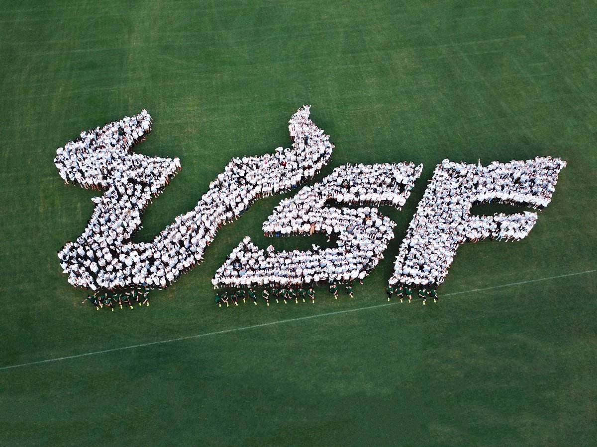 USFHealth's tweet photo. USF Alums -- share tips for first year success below! ๐๐ค
Monday marked the first day of class for the new school year. Join us in welcoming the newest class of Bulls! #MakingLifeBetter #Classof2022 #USFAlums https://t.co/FdwhFAQ1gc