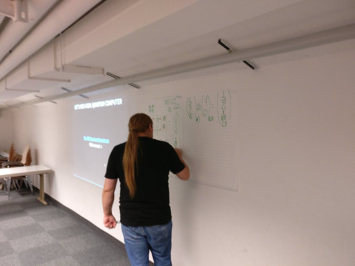 ngstmnn's tweet image. @olsharoth doing the math of #QuantumComputing at #Hackerkegeln! Thank you so much!