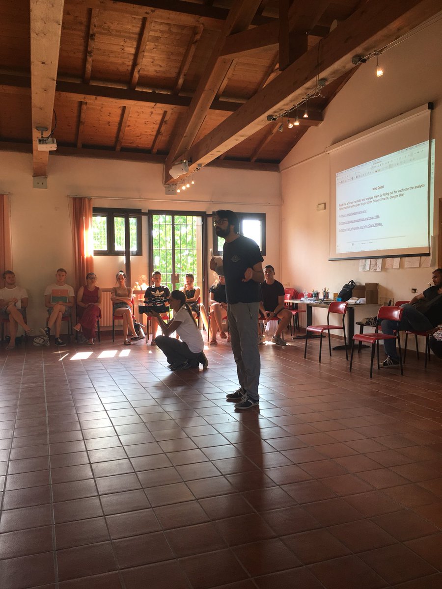 europedirectER's tweet photo. Day 3 of #EU2BE summer school at the Monte Sole Peace School, with our German Italian and Polish friends 🇵🇱🇩🇪🇮🇹
The Italian eastern border was today’s theme: is the nation state compatible with democracy, different memories of the past and protection of human rights? https://t.co/atuifH5Z1O
