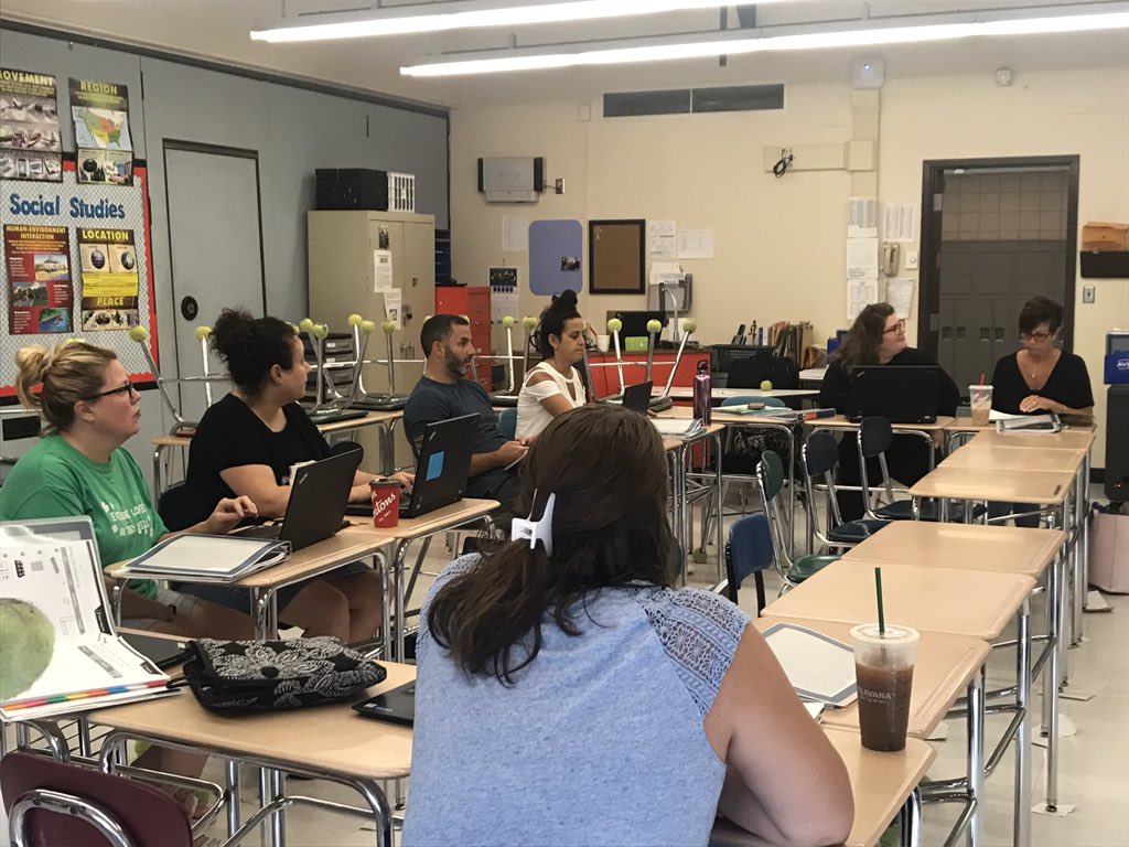 Access_Math's tweet photo. Getting ready for the start of the school year at Niagara Falls https://t.co/1qttzHMBr3