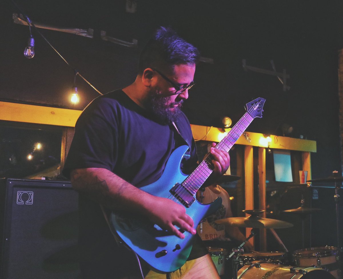 7.27.18
•
•
•
•
•
📸 @chris_chroma13 #metalcore #jacksonguitars #ddariostrings #tortexpicks #emgpickups #aworldextinct #marshmellowhands