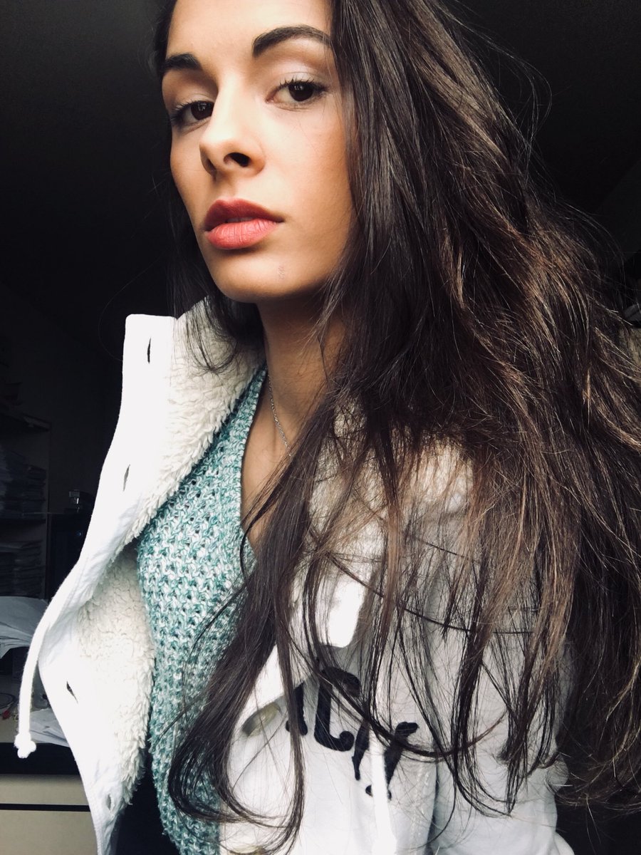 Me_NandaCunha's tweet photo. Exaltando o meu look de brechó 💕 #ModaSustentável #SouMegaModel Essa é pra musa inspiradora @bjdaglai 😍❤️ https://t.co/F25rcmv8th