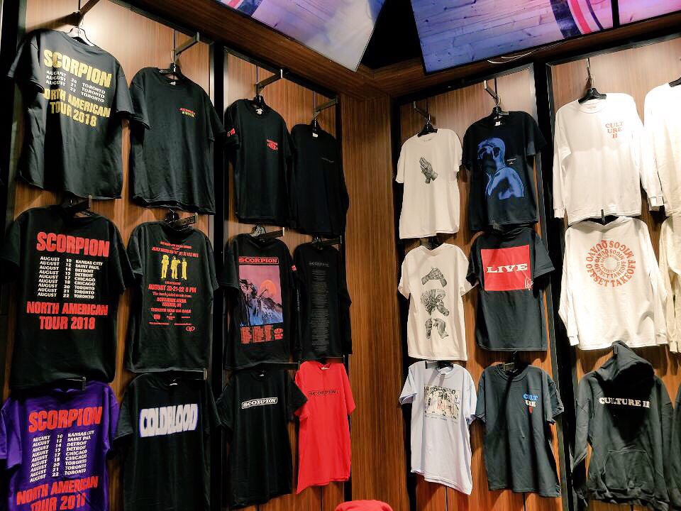 krak morgue oversætter Scotiabank Arena on Twitter: "Reminder for @Drake fans! Merch store located  inside @RealSports Apparel is open NOW! #AubreyAndTheThreeMigosTour https:// t.co/s6ECsKUwZc" / X